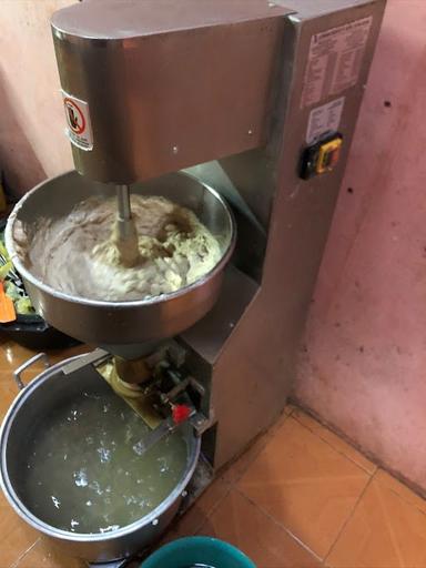 INDIL INDIL BAKSO PAK NGADI