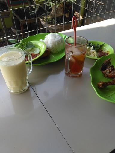 MIE AYAM BAKSO LALAPAN NDESO ROSO KUTHO