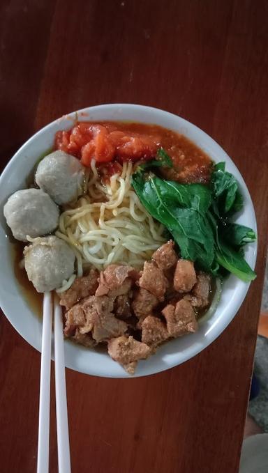 MIE AYAM BAKSO TRI REMAJA