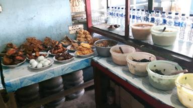 WARUNG MAKAN ODONG-ODONG