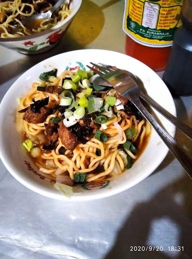 MIE AYAM BAKSO TIGA PUTRA GADING(PAK YANTO)