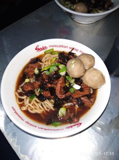 MIE AYAM BAKSO TIGA PUTRA GADING(PAK YANTO)