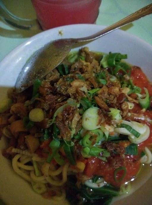 MIE AYAM BU WARNITI