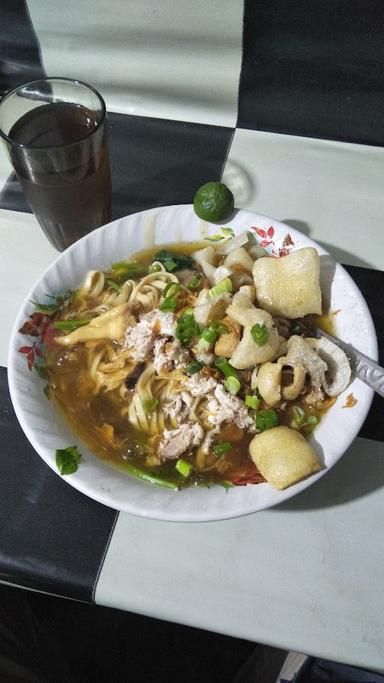 LOMIE DAN BAKMIE KEBON KOPI