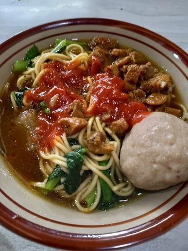 MIE AYAM & MIE KOCOK PA UUN