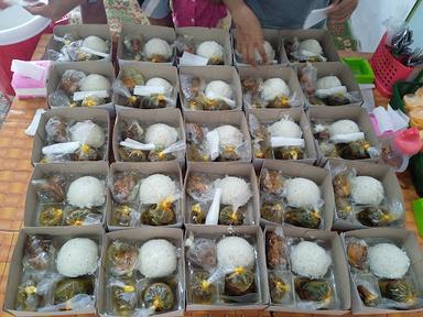 RUMAH MAKAN PADANG SELERA MINANG SERBA 10 RIBU