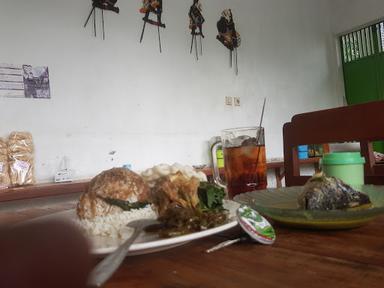 RUMAH MAKAN RESTU BUNDO