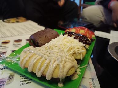 KUE BALOK & KOPI SIKOMO ANTAPANI