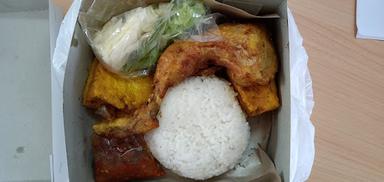 AYAM PENYET PADASUKA