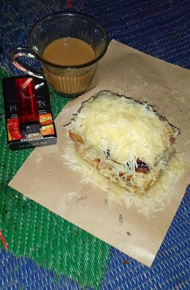 MARTABAK & ROTI BAKAR KAWANI, BUNISARI