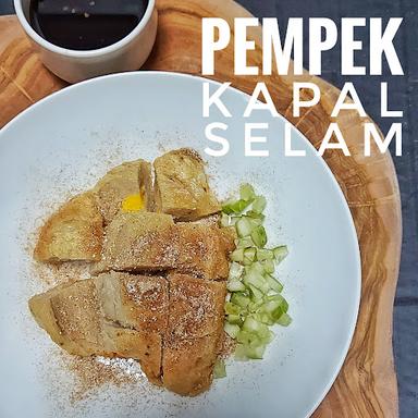 PEMPEK NEK DAUD