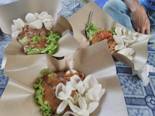 GADO - GADO & NASI GORENG BU GIAT