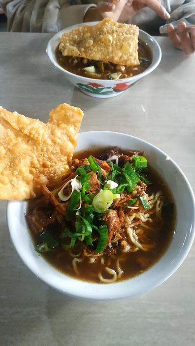 MIE AYAM & BAKSO LESEHAN COBA RASA