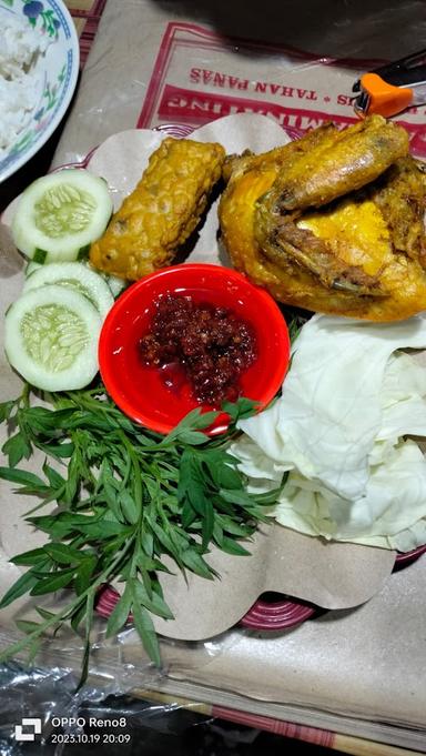 WARUNG AYAM GORENG & BEBEK GORENG. MBAK YULIE