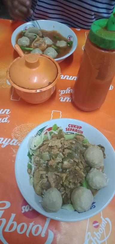 BAKSO PANTURA ARJAWINANGUN