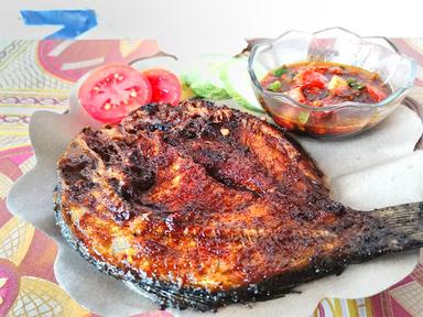 IKAN & AYAM BAKAR BUNDA ELVI