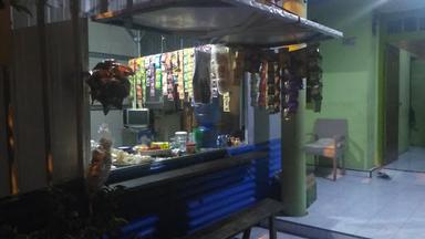 WARUNG SEBLAK DAN KRUPUK GEOL