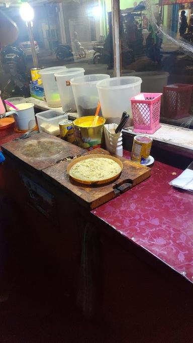 MARTABAK SI LEGIT