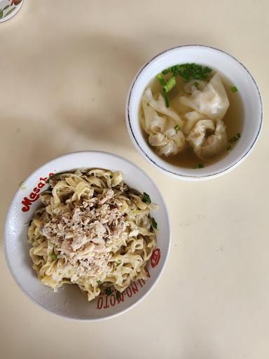 MIE KEBON TANGKIL / MIE KOEY FONG