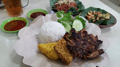 AYAM GORENG LOMBOK RUMAH MAKAN