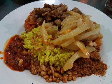 NASI KUNING & NASI UDUK IBU ELLY