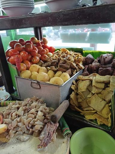 SOP KAKI SAPI KHAS JAKARTA H. ENDANG