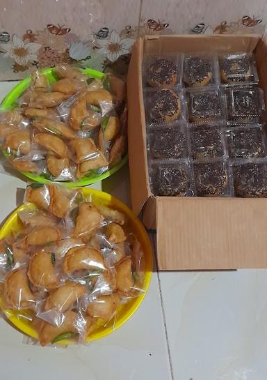 MBA PIPIT CAKE AND SNACK BOX