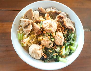 BAKSO SOLO PENGKOLAN MBA IDA