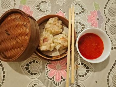 DIMSUM LICIOUS & KETSU BUNTET PESANTREN