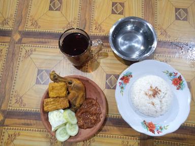 WARUNG MASAKAN & CAFE LERES KITCHEN SINGKIL