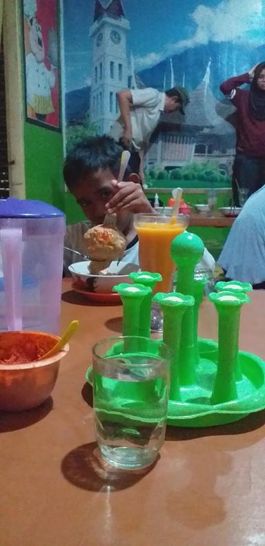 PONDOK BAKSO IDOLA