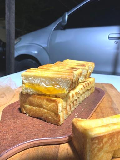 ROTI BAKAR BABAKARAN