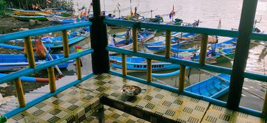 WARUNG MAKAN JEMBATAN AYAH