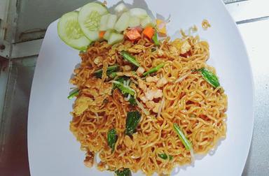 WARUNG NASI GORENG WB