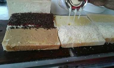 ROTI BAKAR DAN KUKUS PAK ENDANG CIBOLERANG (CABANG SATRIA RAYA)