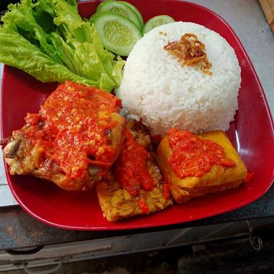 AYAM GORENG & PENYET MANG AKUR