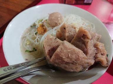 MIE BASO MIE AYAM ADI GALAN