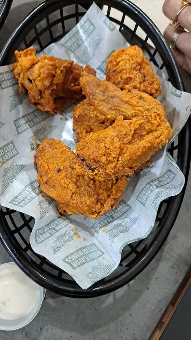 WINGSTOP - ÆON MALL SENTUL CITY