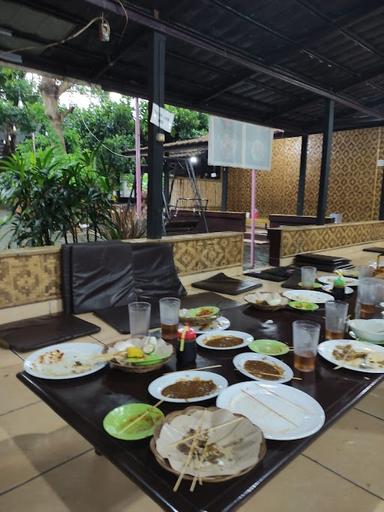 RUMAH MAKAN PONDOK SATE 711