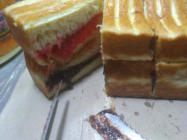 ROTI BAKAR HENDRA PARAHYANGAN SRIAMUR GABUS