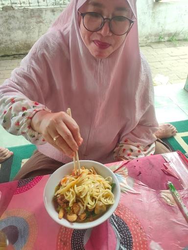 MIE AYAM JAMUR CEKER BASO EUIS