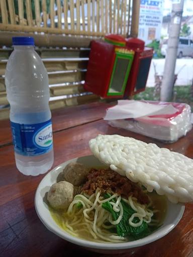 BAKSO DAN MIE AYAM PAKDHE