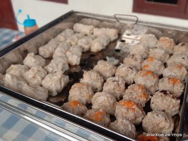 DIMSUM DAN SIOMAY HOKIE BAROKAH