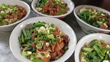 MIE AYAM DAN BAKSO KEMBAR