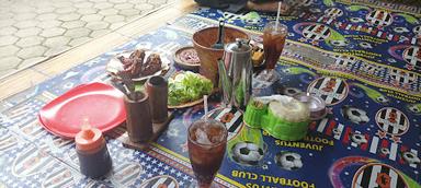 SAUNG MAKAN BU HAJI DAPOER ZYDA