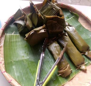 SAUNG MAKAN BU HAJI DAPOER ZYDA