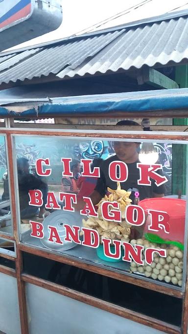 SEBLAK BATAGOR .CILOK. ES BUBLE DRINK. BANDUNG.(RIZQI-LINDHA)