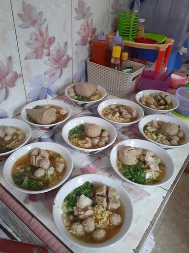 BAKSO & PECEL LELE MASYANTO