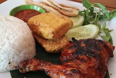 BEBEK & AYAM GORENG DIAA COZY