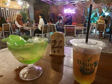 DAUN MUDA CAFE & FOOD